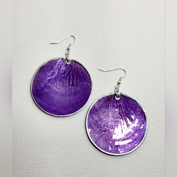 🕳️ Purple Shell Earrings with Silver Border - Picture 3 of 5